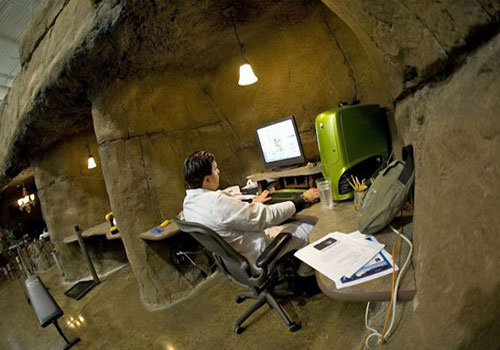 рабочее место в пещере