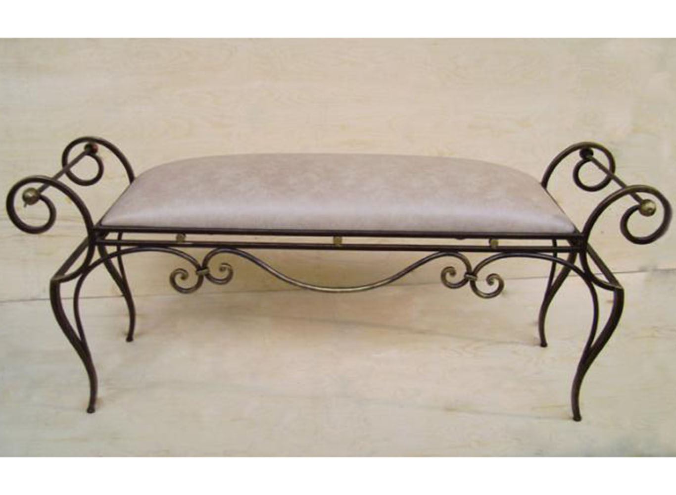 банкетка кованая в спальню