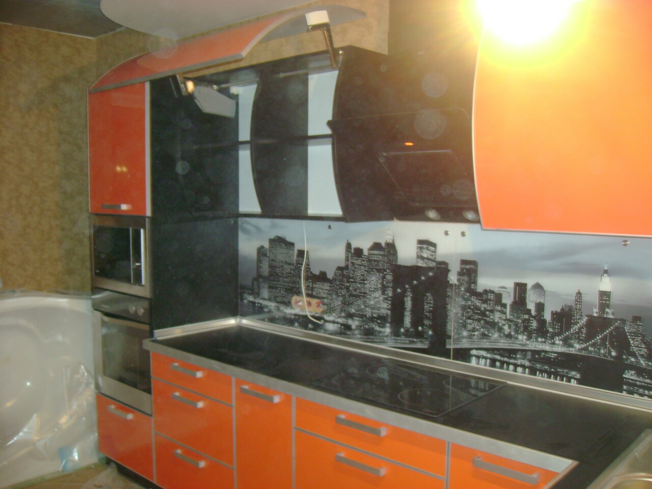 фартук для оранжевой кухни на фартук