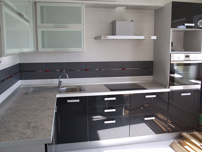 Kitchens Sustainable Kitchens Trendy kitchen tile, Industrial style kitchen, Bla