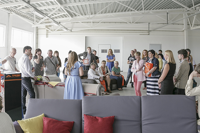 У фабрики «Треви» — новый диван с «червяком» и реклайнером