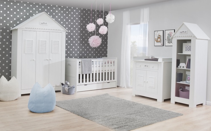 белая детская комната