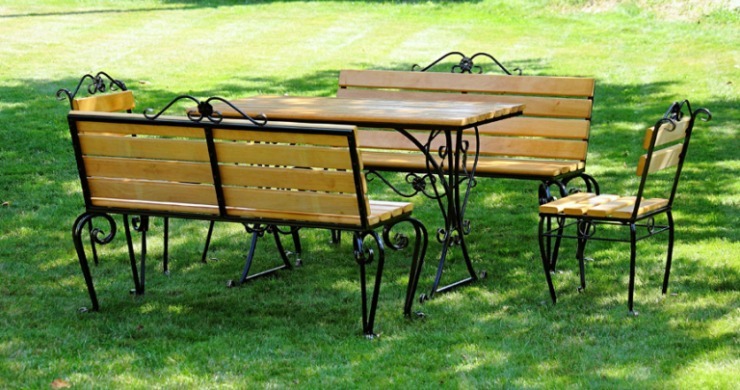 Komplekt sadovoy mebeli