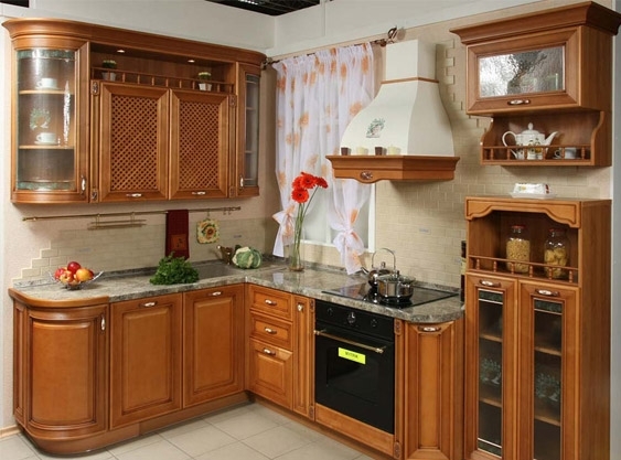 20 kuhnya s fasadami iz massiva 4