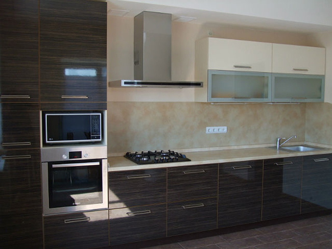 Kuhnya mebel family kombinirovannaya