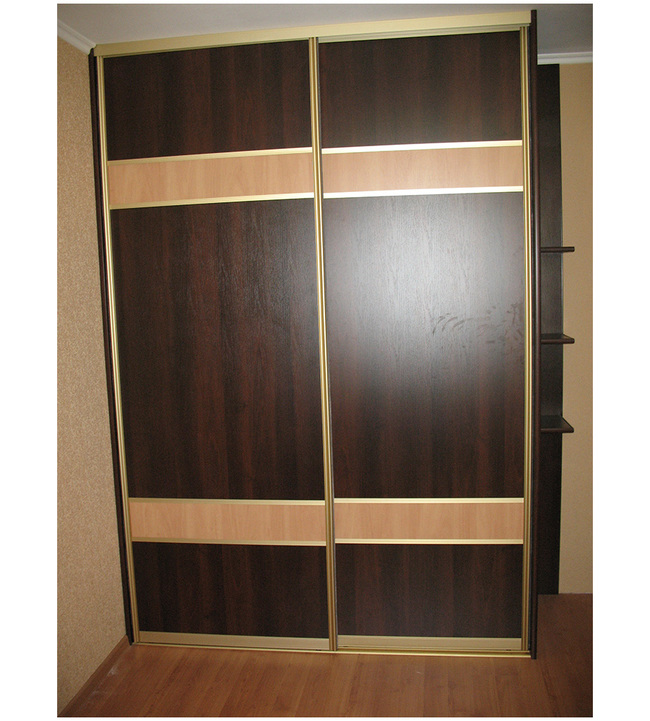 Shka c kombinirovahimi dvermi