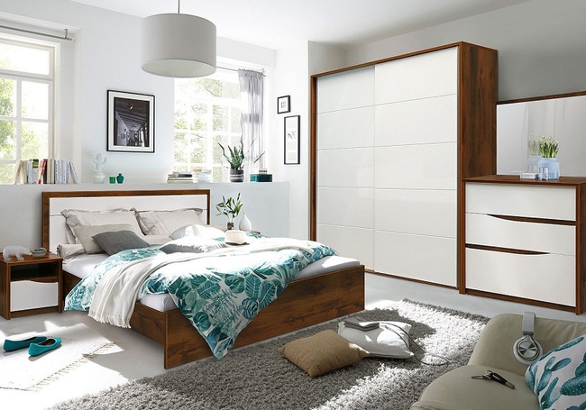 5 spalnja monako pinskdrev