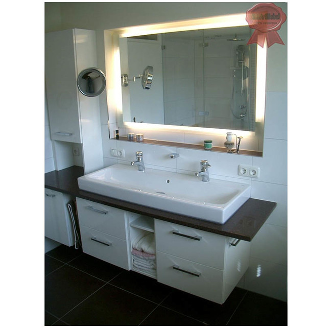 Tumbai nebolshoj shkaf 1