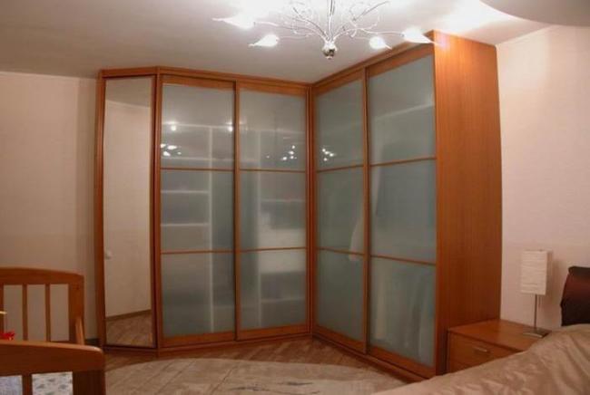 Uglovogo shkafa kupe 2