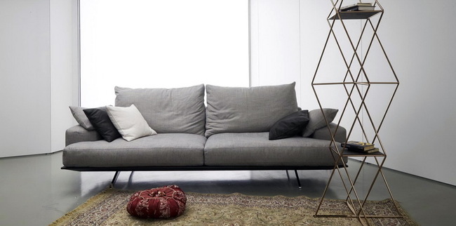 2divanpaulrihalpodium 1 