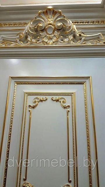 Dveri s pozolotoi