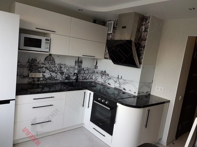 Kuhnya iz krashenogo