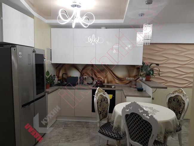 Kuhnya s barnoj stojkoj 07 1