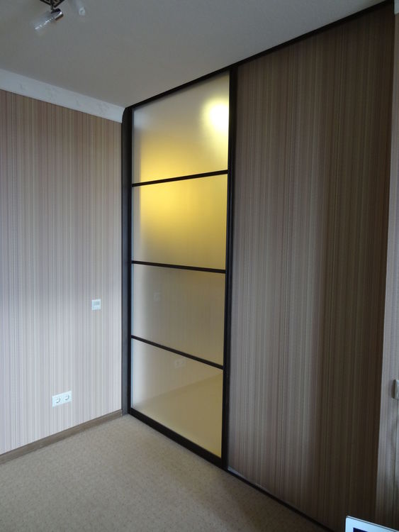 Odinochnaya razdvizhnaya dver