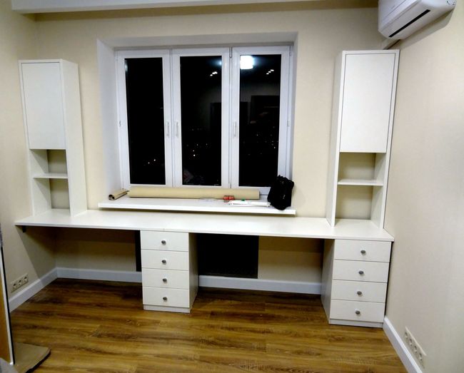 Vstroyennyy stol dlya detskoy 2