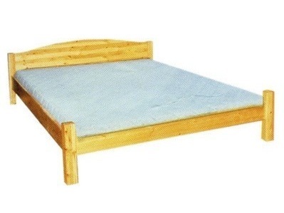 Krovat derevyannaya 1