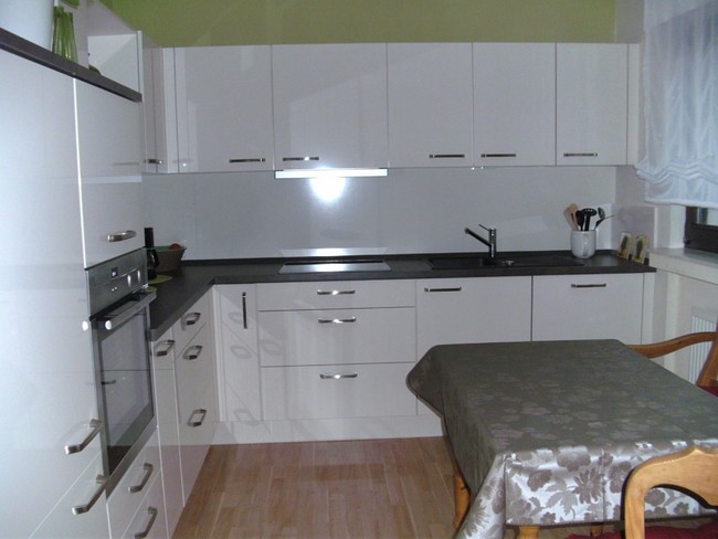 Uglovaya iz plastika