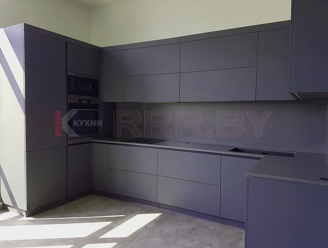 Kuhnya matovaya seraya 1