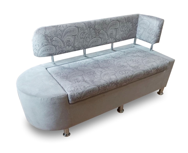 Kushetka so spinkoi i nishei