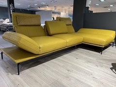 Uglovoj divan s povorotnymi sideniyami libretto